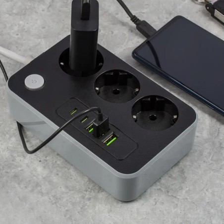 Full HD WiFi Camera in Power Strip and USB Ports